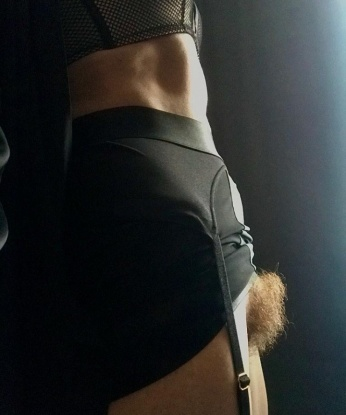 Опыт в интимной сфере несомненный 💋, и готова подарить тебе незабываемые моменты удовольствия. Обладаю прекрасной фигурой и привлекательной внешностью, а мои услуги расширены и разнообразны. Живу в Москве 🏙️, где можно организовать встречу в комфортном для нас обоих месте. Дискретность и конфиденциальность гарантирую. У меня есть отличные отзывы и я соответствую всем ожиданиям. Какие фантазии и желания хочешь осуществить? Пришли мне фото, чтобы я тоже могла поделиться своими 😉. Валентина